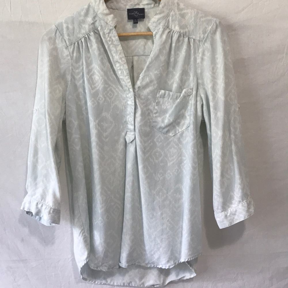 Market & Spruce Sahara henley button top EUC